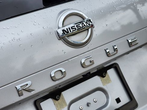 Used 2021 Nissan Rogue SV image 13