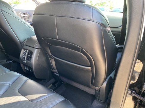 Used 2022 Jeep Cherokee Limited image 34