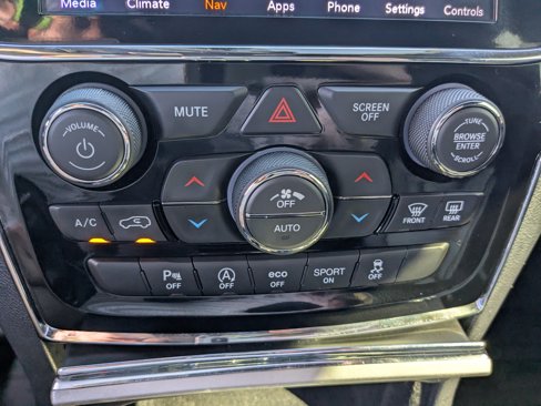 Used 2020 Jeep Grand Cherokee Limited image 23