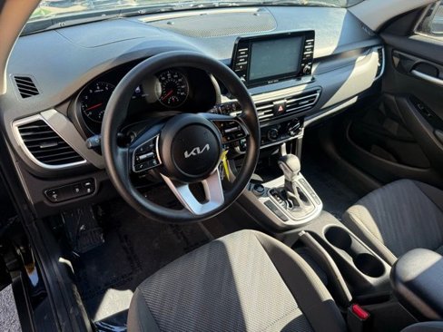 Used 2023 Kia Seltos LX image 28