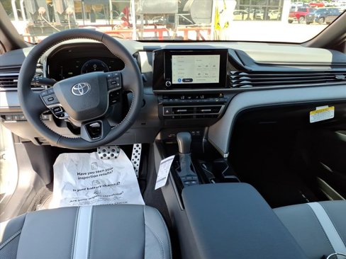 New 2025 Toyota Camry SE image 17