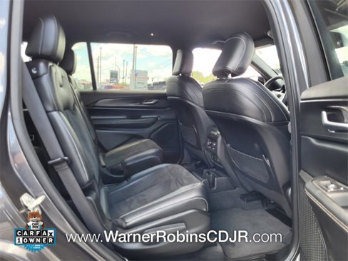 Used 2023 Jeep Grand Cherokee L Laredo image 12