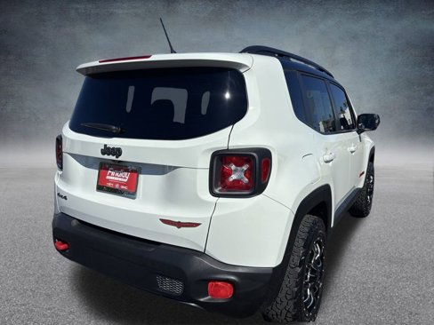 Used 2016 Jeep Renegade Trailhawk w/ Premium Trailhawk Package image 6