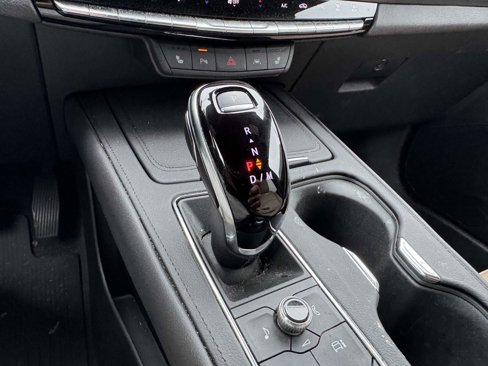 Certified 2024 Cadillac XT4 Luxury w/ Cold Weather Package image 19
