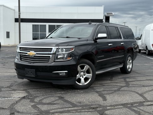 Used 2015 Chevrolet Suburban LT image 4