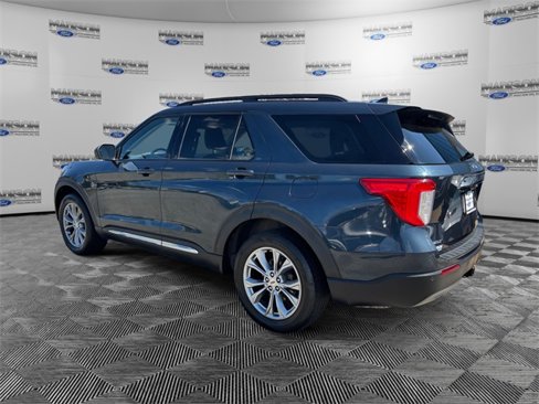 Used 2022 Ford Explorer XLT w/ Equipment Group 202A image 3