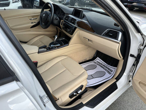 Used 2016 BMW 320i Sedan image 13