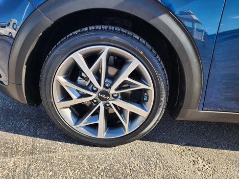 Used 2022 Kia Niro Touring Special Edition image 9