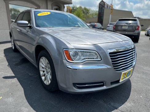 Used 2014 Chrysler 300 image 7