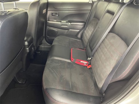 Used 2018 Mitsubishi Outlander Sport SE image 16