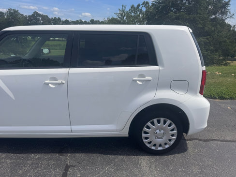 Used 2014 Scion xB image 9