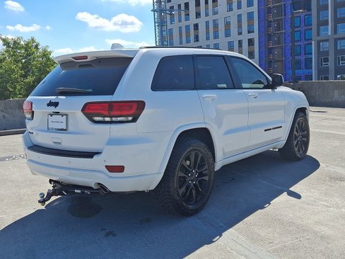 Used 2018 Jeep Grand Cherokee Altitude image 8