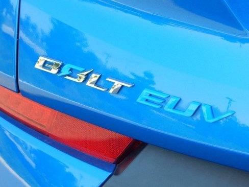 Used 2022 Chevrolet Bolt EUV Premier w/ Sun & Sound Package image 5