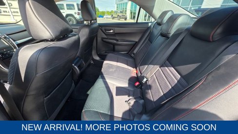 Used 2015 Toyota Camry SE image 9