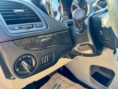 Used 2015 Dodge Grand Caravan SXT w/ UConnect Hands-Free Group image 21