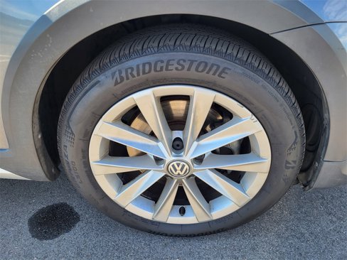 Used 2018 Volkswagen Golf Alltrack S image 19