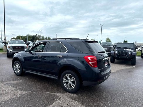 Used 2017 Chevrolet Equinox LT w/ Convenience Package image 3