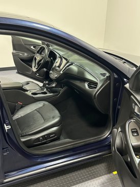 Used 2016 Chevrolet Malibu LT w/ Leather Package image 12