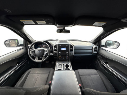 Used 2018 Ford Expedition XLT image 12