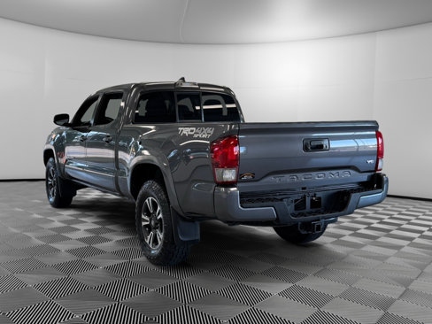 Used 2016 Toyota Tacoma TRD Sport image 6