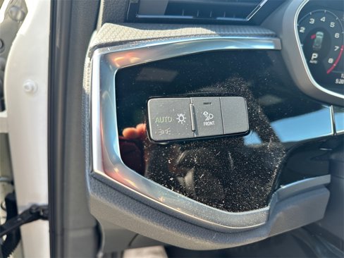New 2025 Audi Q3 2.0T Premium image 25