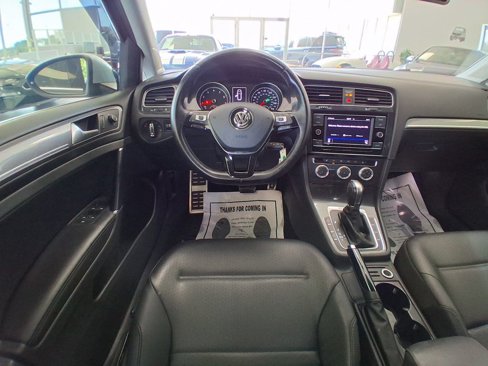 Used 2018 Volkswagen Golf Alltrack S image 9
