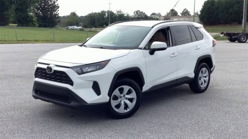 Used 2019 Toyota RAV4 LE image 4