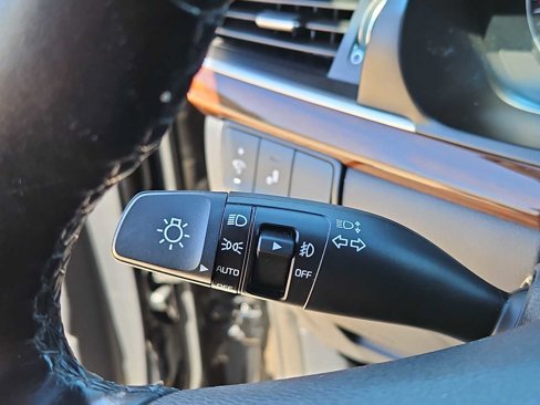 Used 2019 Kia Cadenza Premium image 27