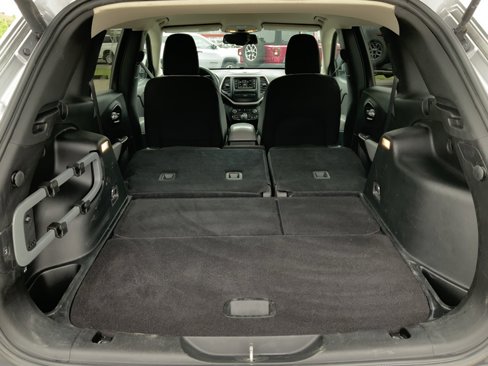 Used 2014 Jeep Cherokee Latitude w/ Comfort/Convenience Group image 10