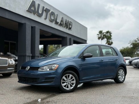 Used 2016 Volkswagen Golf S image 1