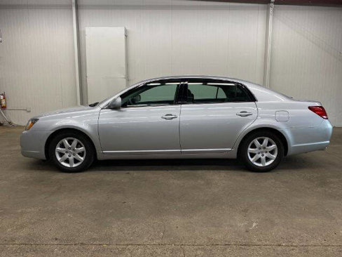 Used 2007 Toyota Avalon Touring image 2