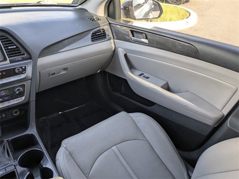 Used 2018 Hyundai Sonata Limited image 17