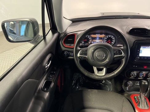 Used 2017 Jeep Renegade Trailhawk image 9