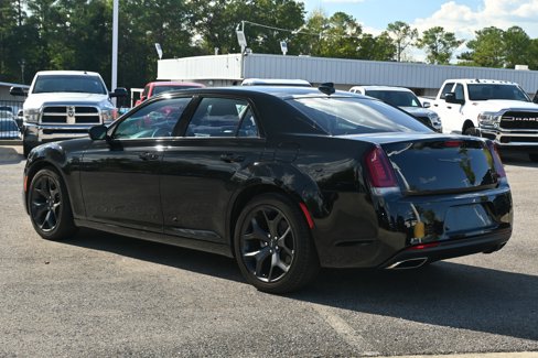 Used 2022 Chrysler 300 Touring w/ Sport Appearance Package image 11