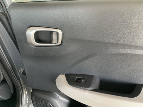 Used 2024 Hyundai Venue SEL image 32