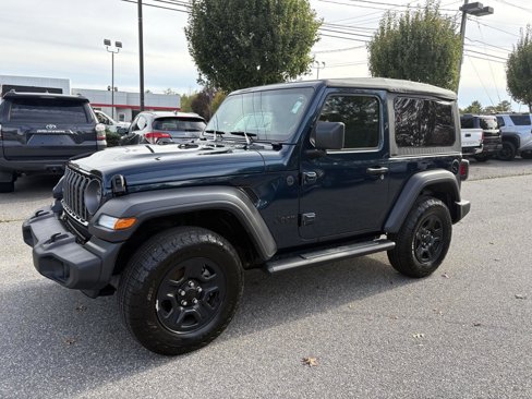 Used 2025 Jeep Wrangler Sport image 3
