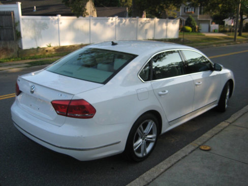 Used 2014 Volkswagen Passat 1.8T SEL Premium image 5