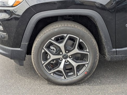 New 2025 Jeep Compass Limited image 14