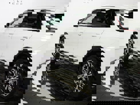 Used 2025 Cadillac Lyriq Luxury image 25