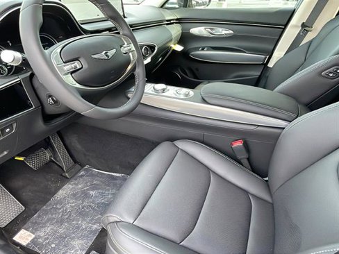 Used 2025 Genesis GV70 2.5T w/ Select Package image 15