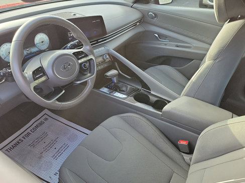 Certified 2023 Hyundai Elantra SEL w/ Convenience Package image 3