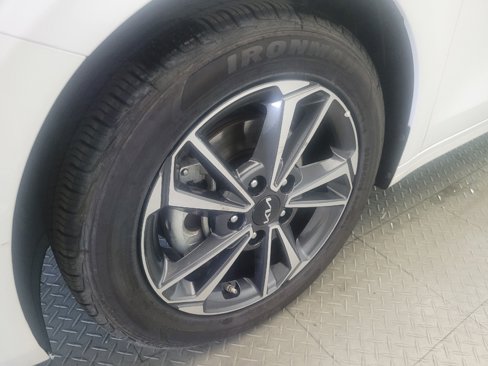 Used 2023 Kia Forte LXS image 31