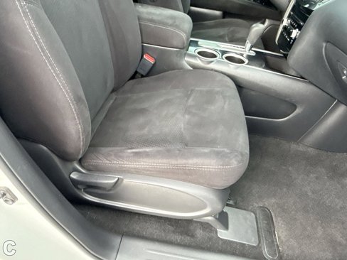 Used 2015 Nissan Pathfinder S image 24