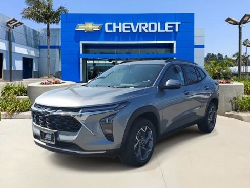 New 2025 Chevrolet Trax LT w/ Driver Confidence Package image 2