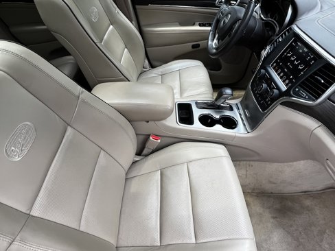 Used 2018 Jeep Grand Cherokee Overland w/ Trailer Tow Group IV image 45