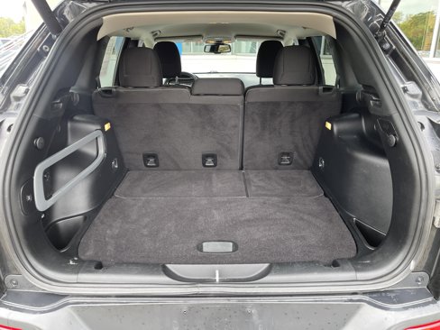 Used 2015 Jeep Cherokee Latitude w/ Comfort/Convenience Group image 40
