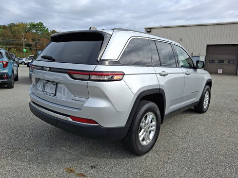 Used 2023 Jeep Grand Cherokee Laredo image 11