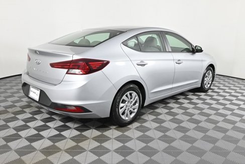 Used 2020 Hyundai Elantra SE w/ Cargo Package (C1) image 7