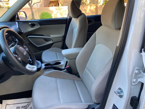 Used 2023 Kia Soul LX image 23