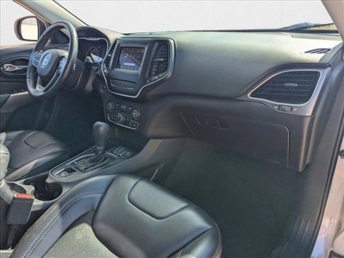 Used 2019 Jeep Cherokee Latitude Plus image 18